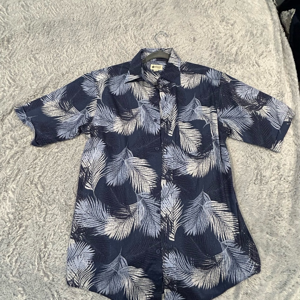 Haggar button up T-Shirt